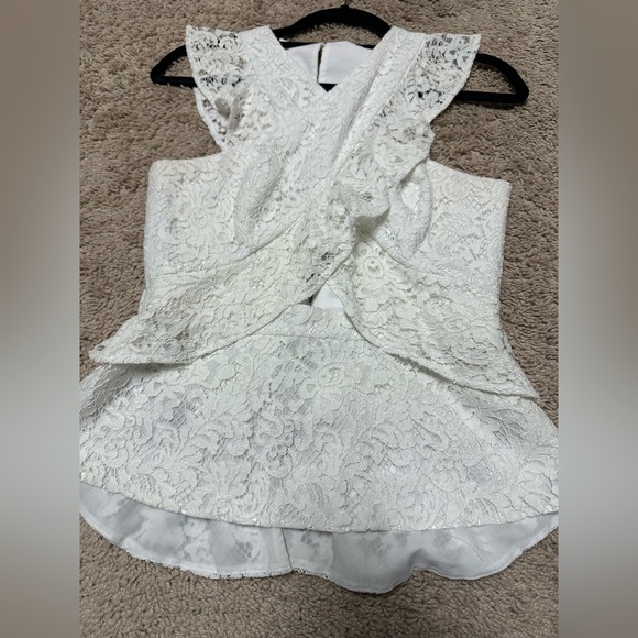 BCBG White Lace Criss Cross Cut Out Ruffle Top size XS - Picture 7 of 10